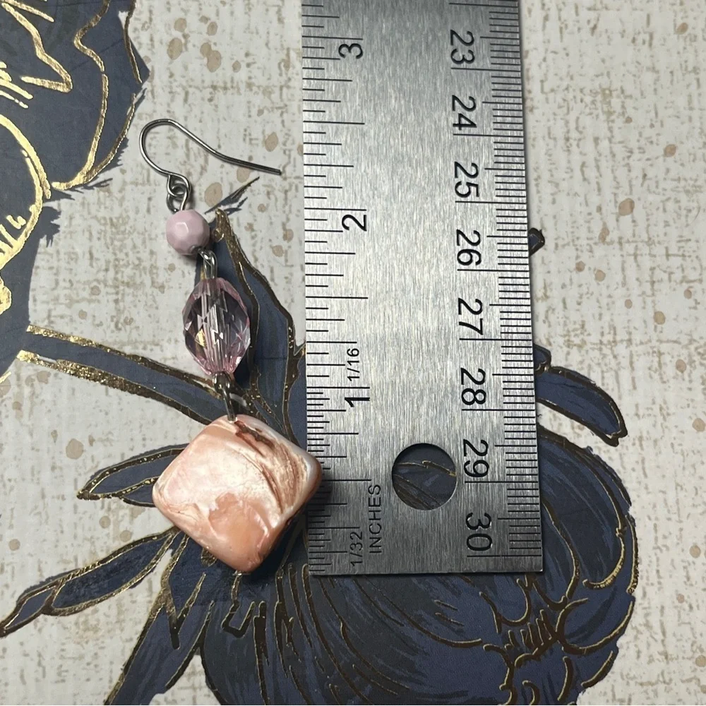 Vintage y2k 00s Pink Beaded Freshwater Pearl Dangle Earrings D2 - Picture 6 of 6